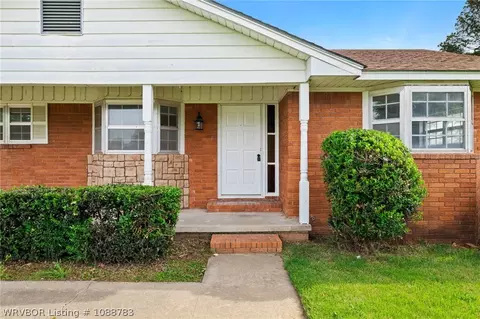 Exterior - 1317 Clover Ln, Fort Smith, AR 72908 photo 6 of 9