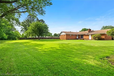 Exterior - 1317 Clover Ln, Fort Smith, AR 72908 photo 8 of 9