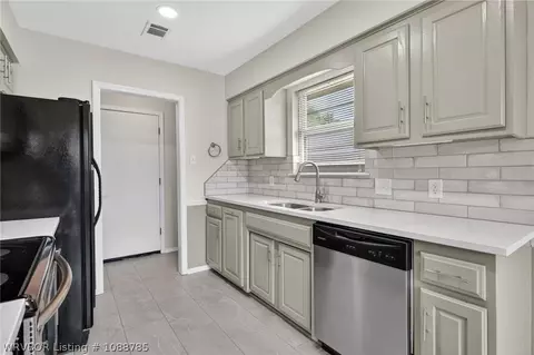 Kitchen - 6314 S Boston St, Fort Smith, AR 72903 photo 2 of 4