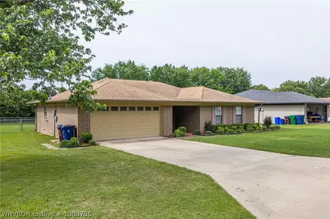 Exterior - 6314 S Boston St, Fort Smith, AR 72903 photo 3 of 9