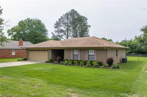 Exterior - 6314 S Boston St, Fort Smith, AR 72903 photo 4 of 9