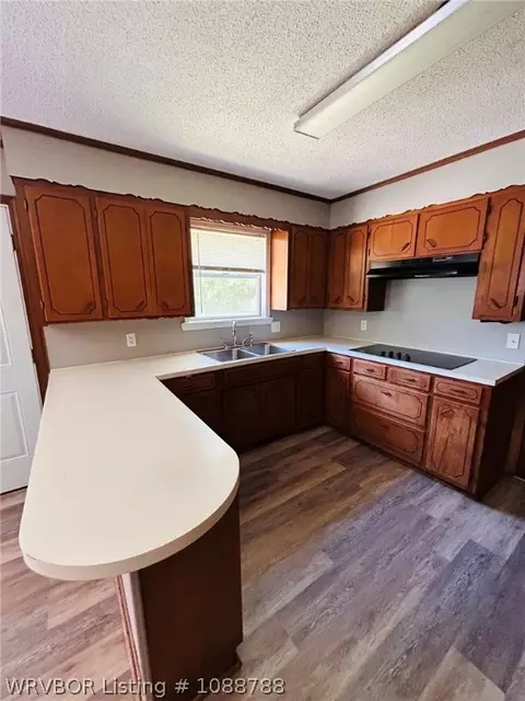 Kitchen - 1305 Bugscuffle Rd, Lavaca, AR 72941 photo 1 of 2