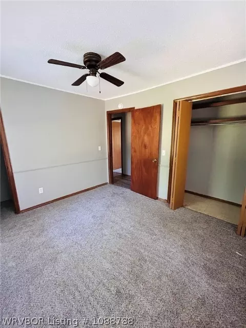 Bedroom - 1305 Bugscuffle Rd, Lavaca, AR 72941 photo 4 of 4