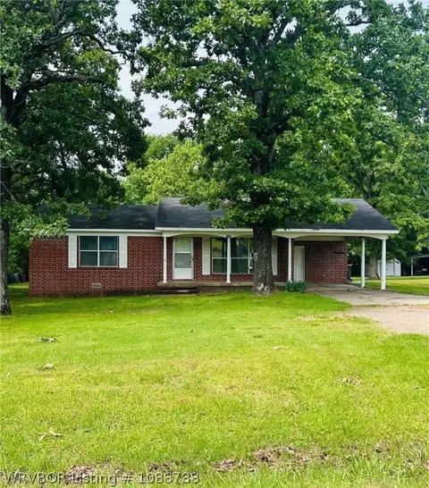 1305 Bugscuffle Rd, Lavaca, AR 72941