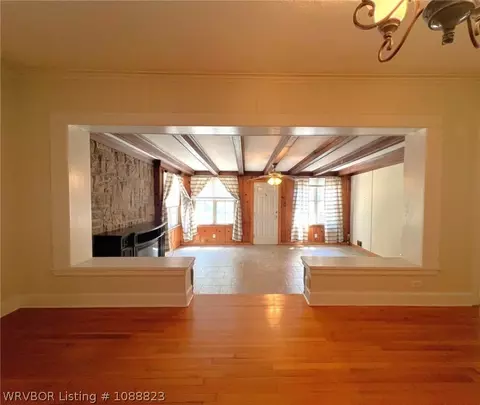 Living - 540 Melrose Ave, Fort Smith, AR 72903 photo 8 of 10