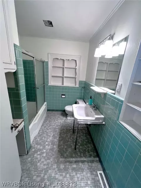 Bath - 540 Melrose Ave, Fort Smith, AR 72903 photo 4 of 5