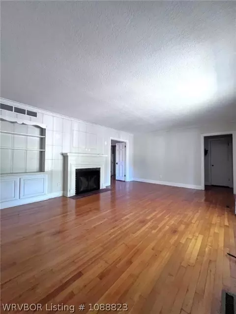 Living - 540 Melrose Ave, Fort Smith, AR 72903 photo 3 of 10
