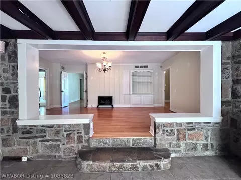 Living - 540 Melrose Ave, Fort Smith, AR 72903 photo 4 of 10
