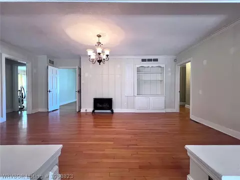 Living - 540 Melrose Ave, Fort Smith, AR 72903 photo 5 of 10