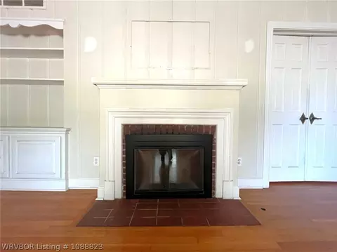 Living - 540 Melrose Ave, Fort Smith, AR 72903 photo 2 of 10