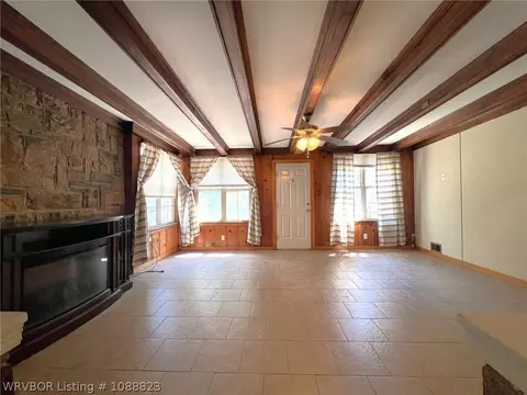 Living - 540 Melrose Ave, Fort Smith, AR 72903 photo 9 of 10