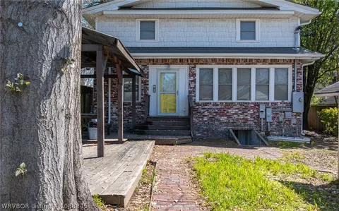 Exterior - 910 S 25th St, Fort Smith, AR 72901 photo 2 of 3