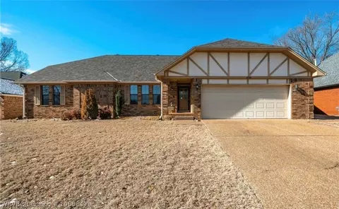 2708 Canterbury Cir, Fort Smith, AR 72903