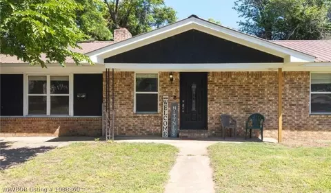 403 Main St, Paris, AR 72855