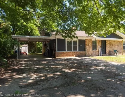 Exterior - 403 Main St, Paris, AR 72855 photo 10 of 11