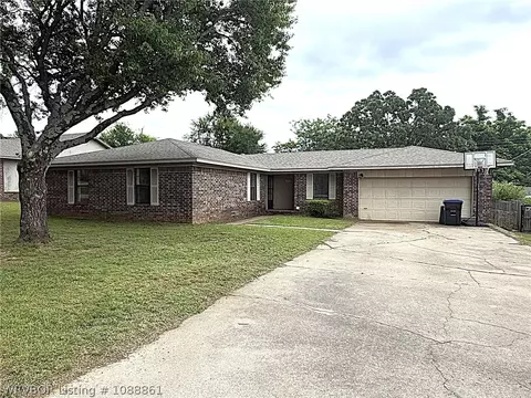 1304 Kingswood St, Alma, AR 72921
