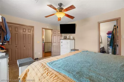 Bedroom - 2704 E Phillips Ave, Sallisaw, OK 74955 photo 2 of 3