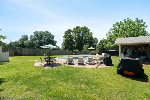 Exterior - 2704 E Phillips Ave, Sallisaw, OK 74955 photo 7 of 9