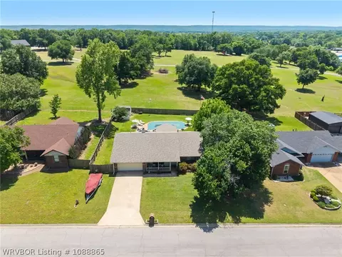 View/Area - 2704 E Phillips Ave, Sallisaw, OK 74955 photo 1 of 4