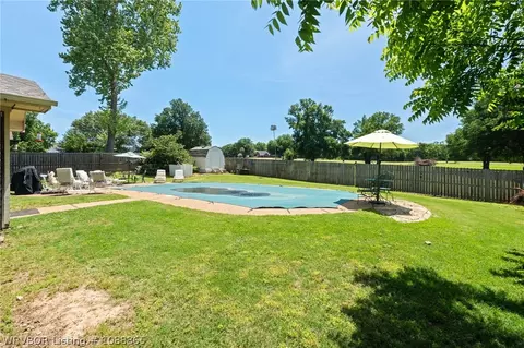Exterior - 2704 E Phillips Ave, Sallisaw, OK 74955 photo 3 of 9