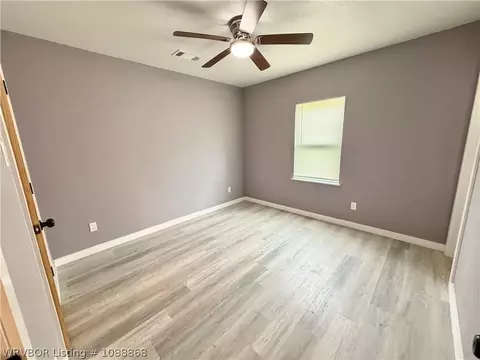 Bedroom - 3701 Morris Dr, Fort Smith, AR 72904 photo 3 of 4
