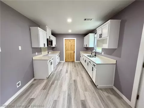Entry Way - 3701 Morris Dr, Fort Smith, AR 72904 photo 1 of 2