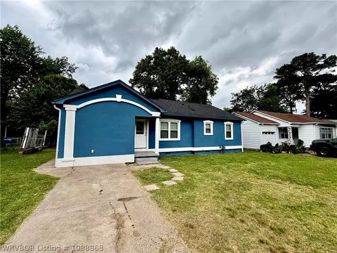 Exterior - 3701 Morris Dr, Fort Smith, AR 72904 photo 8 of 10