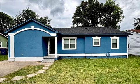 Exterior - 3701 Morris Dr, Fort Smith, AR 72904 photo 7 of 10