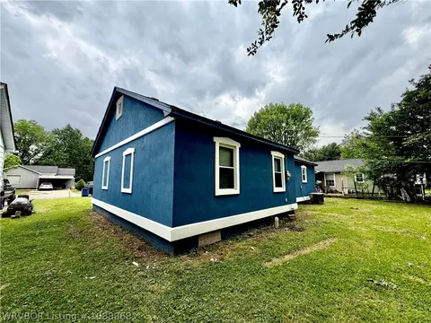 Exterior - 3701 Morris Dr, Fort Smith, AR 72904 photo 3 of 10