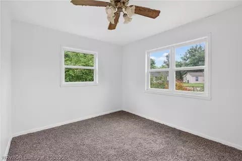 Bedroom - 4104 Albert Pike Ave, Fort Smith, AR 72904 photo 2 of 7