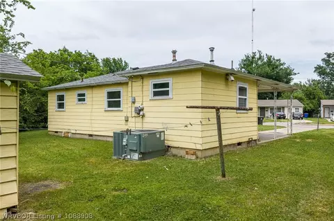 Exterior - 4104 Albert Pike Ave, Fort Smith, AR 72904 photo 6 of 7