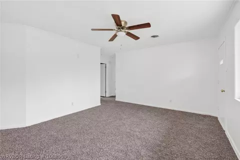 Living - 4104 Albert Pike Ave, Fort Smith, AR 72904 photo 2 of 4
