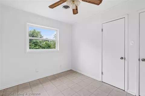 Bedroom - 4104 Albert Pike Ave, Fort Smith, AR 72904 photo 5 of 7