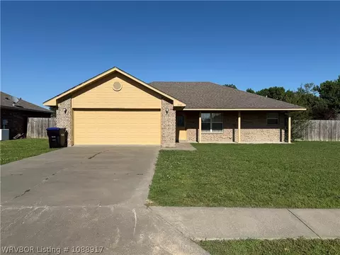 1302 Riley Cir, Alma, AR 72921