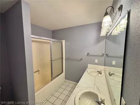 Bath - 3105 Fairway Dr, Alma, AR 72921 photo 3 of 3