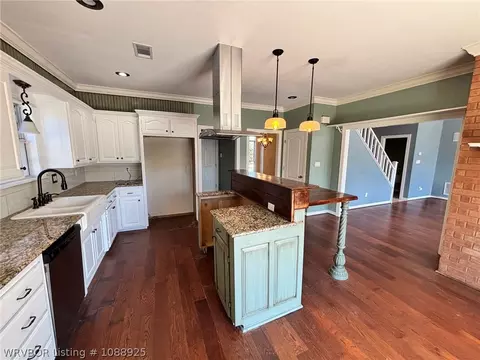 Kitchen - 3105 Fairway Dr, Alma, AR 72921 photo 2 of 4