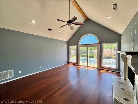 Living - 3105 Fairway Dr, Alma, AR 72921 photo 8 of 8