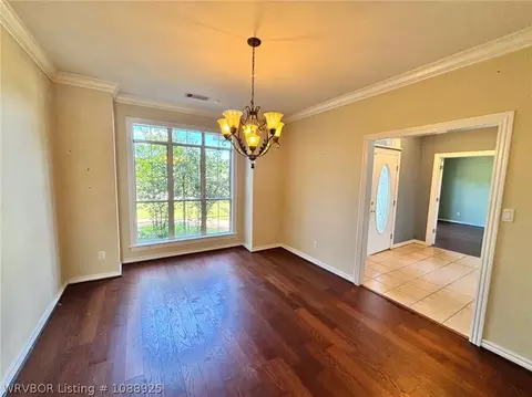Living - 3105 Fairway Dr, Alma, AR 72921 photo 4 of 8
