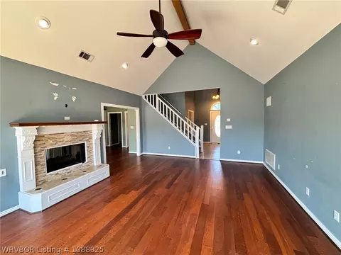 Living - 3105 Fairway Dr, Alma, AR 72921 photo 6 of 8