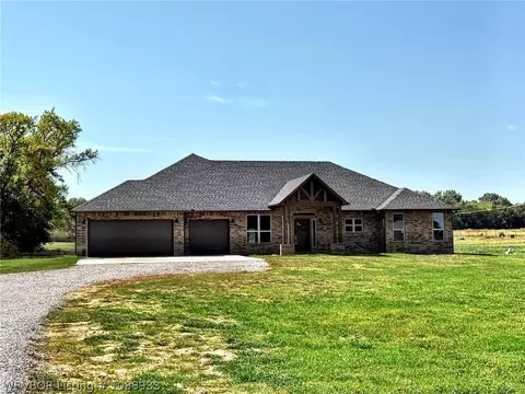 1033 W Pinto Ave, Sallisaw, OK 74955