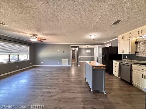 Living - 409 Hooper St, Hackett, AR 72937 photo 4 of 9