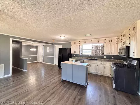 Kitchen - 409 Hooper St, Hackett, AR 72937 photo 1 of 5