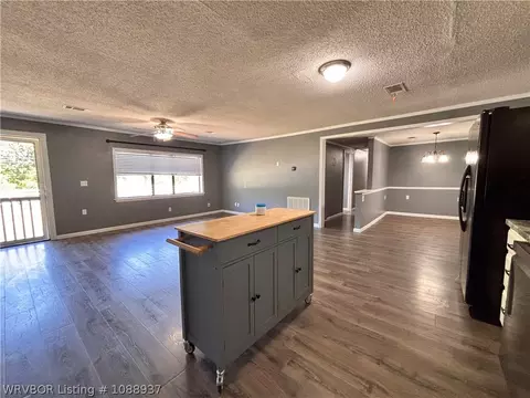 Living - 409 Hooper St, Hackett, AR 72937 photo 6 of 9