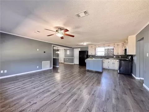 Living - 409 Hooper St, Hackett, AR 72937 photo 1 of 9