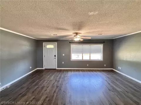 Living - 409 Hooper St, Hackett, AR 72937 photo 3 of 9