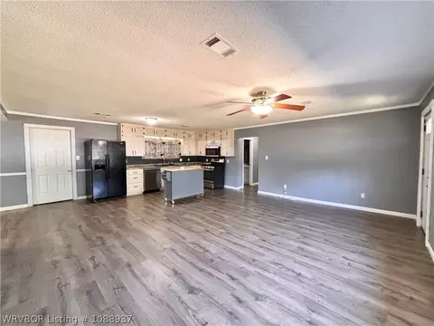 Living - 409 Hooper St, Hackett, AR 72937 photo 5 of 9