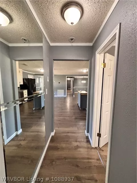 Entry Way - 409 Hooper St, Hackett, AR 72937 photo 3 of 5