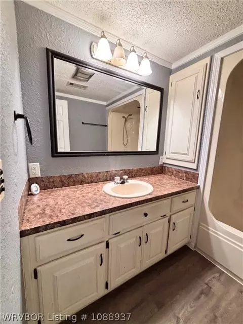 Bath - 409 Hooper St, Hackett, AR 72937 photo 5 of 5