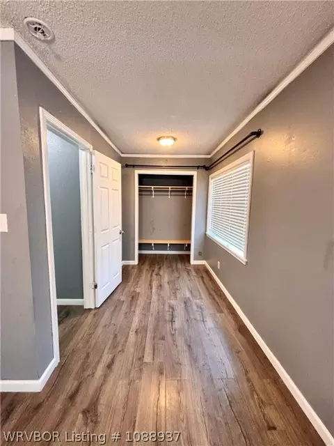 Entry Way - 409 Hooper St, Hackett, AR 72937 photo 2 of 5