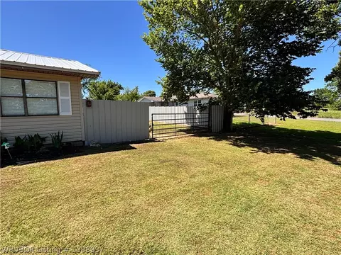 Exterior - 409 Hooper St, Hackett, AR 72937 photo 6 of 17